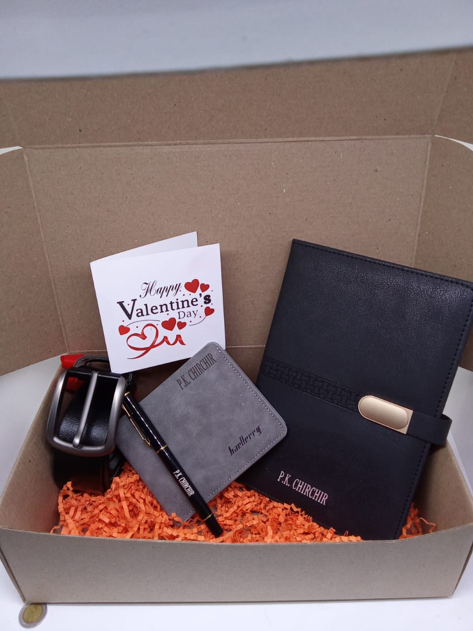 Customised gift package Notebook Customised gift package Notebook, wallet, pen, belt
